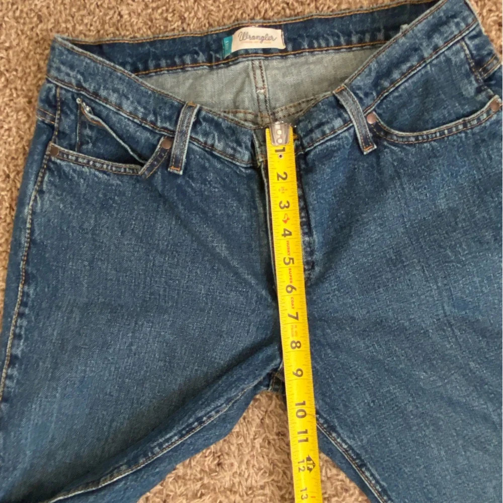 Women’s Wranglers size 11/12 x 30